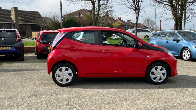 Toyota Aygo 1.0 VVT-i X-Play 5dr Petrol Hatchback